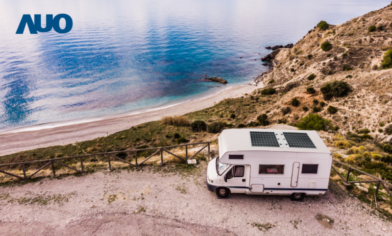 「可撓輕量化太陽光電板SunCurva」使用輕量特殊耐候型複合板取代傳統太陽能板的玻璃前板，不僅降低70%重量，每米平方僅3Kg；具有抗衝擊性能及通過電磁相容性測試，可應用於交通運輸工具，如露營車、遊艇等